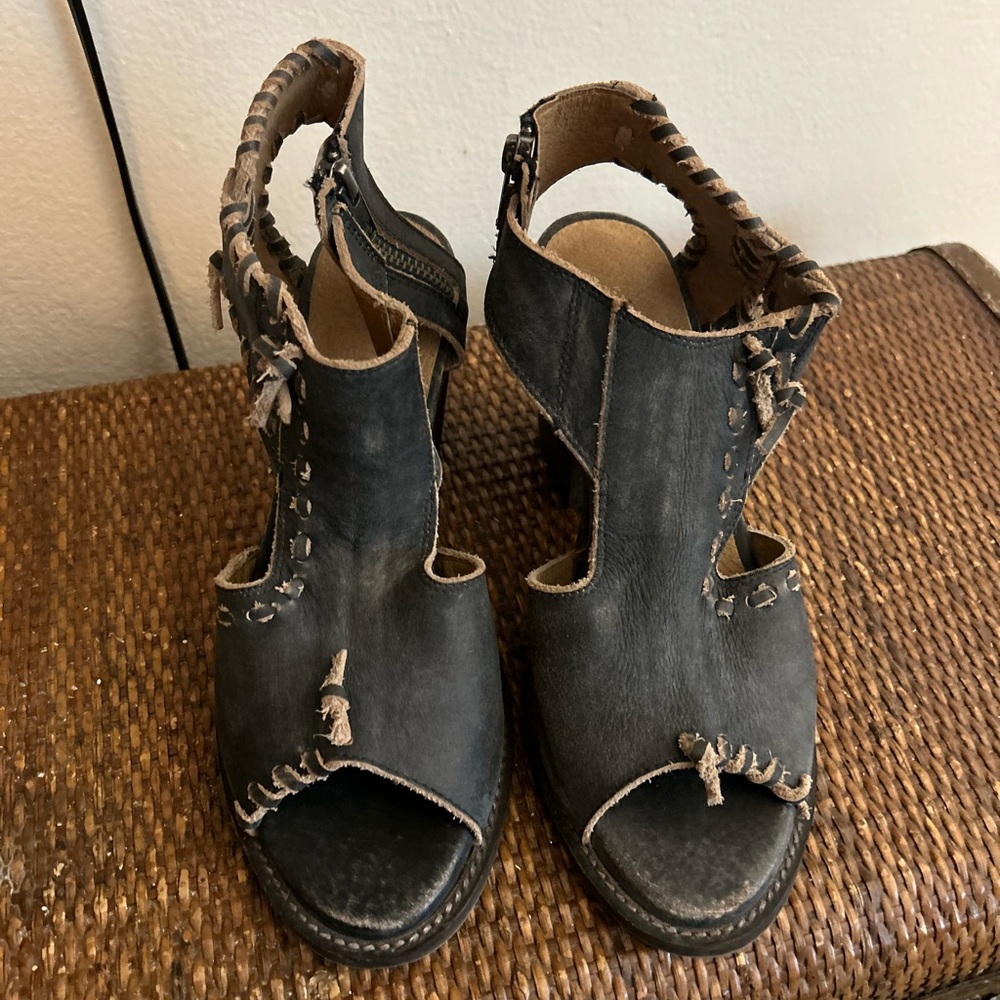 Vintage heels, leather, size 8 Black